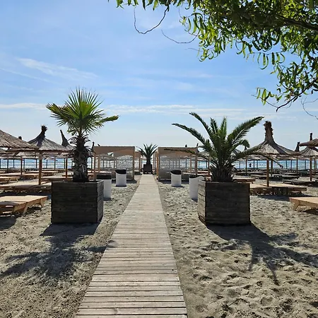 Otis - Alezzi Parcare Subterana Apartment *